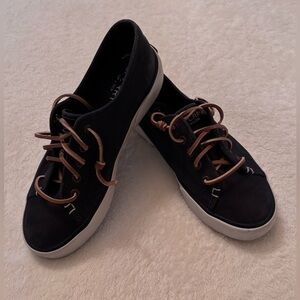 Sperry Navy canvas with leather laces and white rubber soles Sz 6